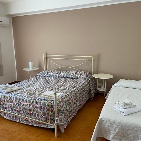 Dragonfly Rooms New Trapani Exteriör bild